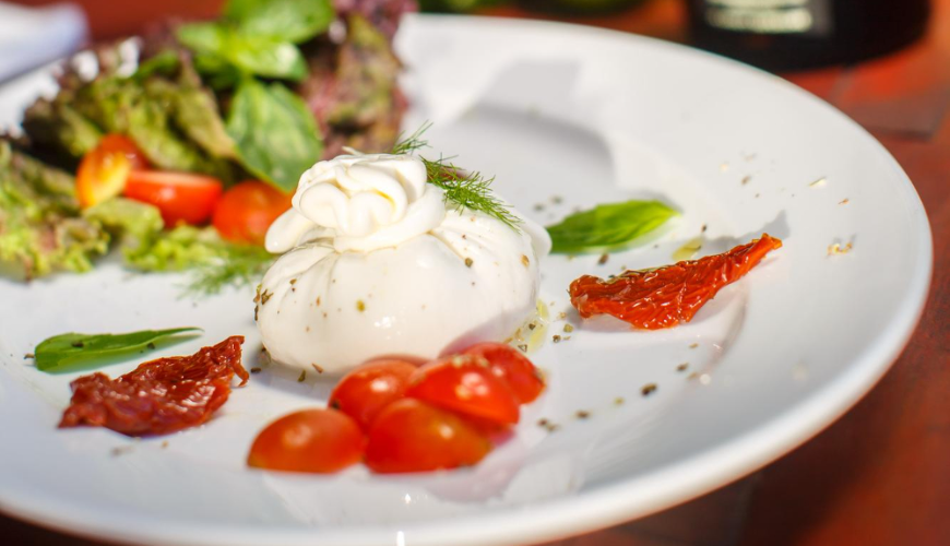 Burrata – královna sýrů na vaší pizze